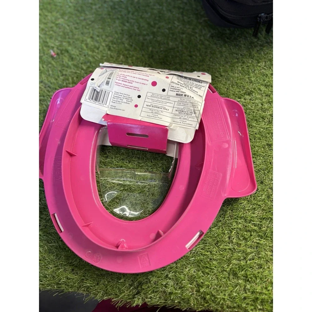 NEW Disney  Minnie Mouse‎ TOILET SEAT  Seat With Potty Hook Pink  18M+